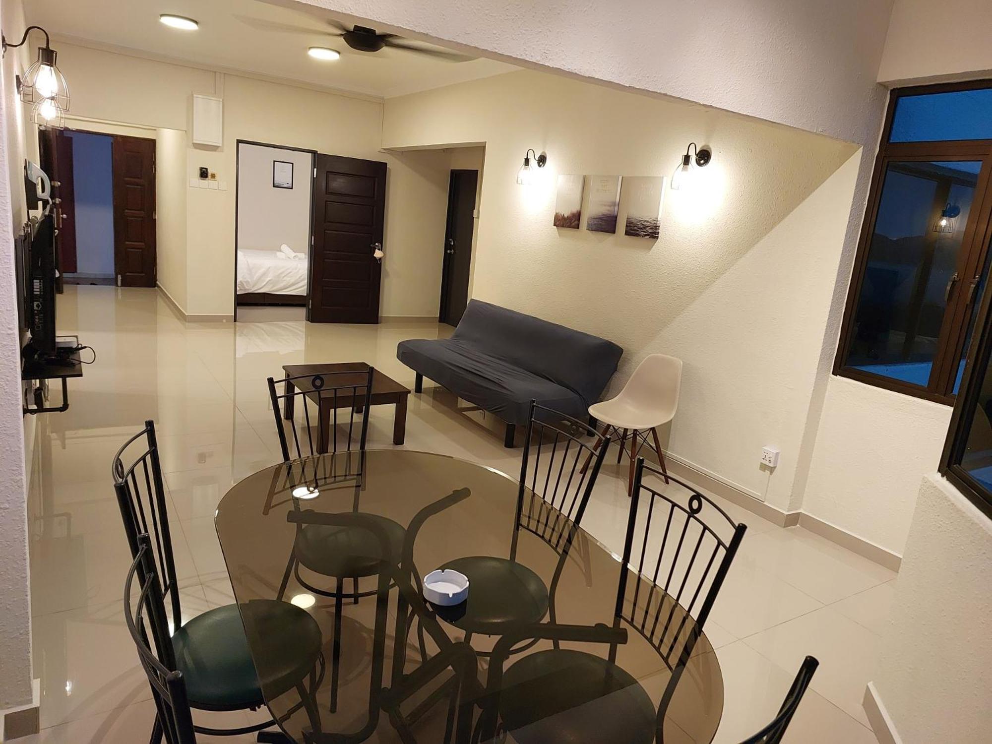 Batu Ferringhi Luxury Seaview Suite - 3Br Номер фото